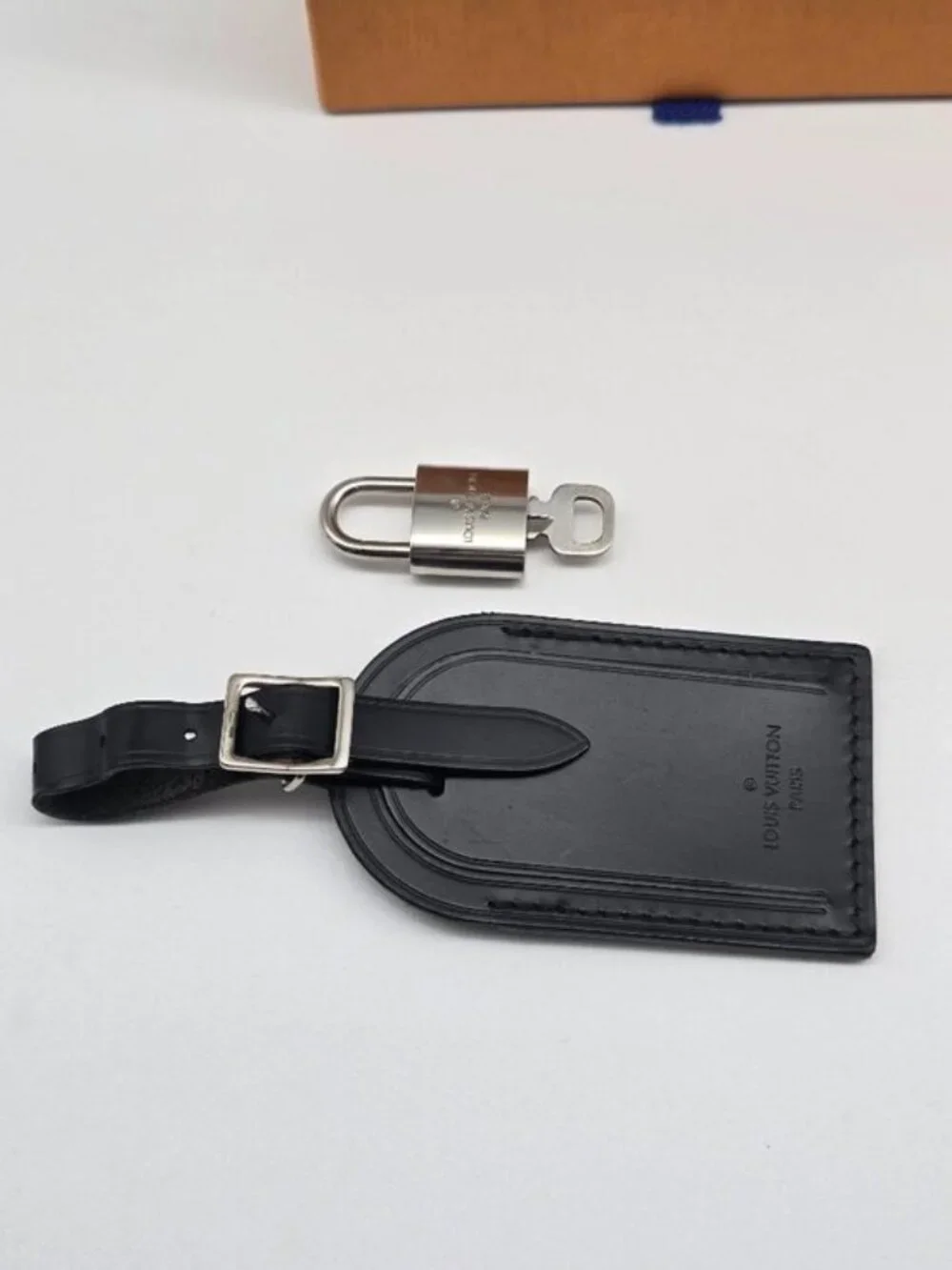 Authentic Louis Vuitton Black Luggage Tag Silver LV Padlock Key & Box